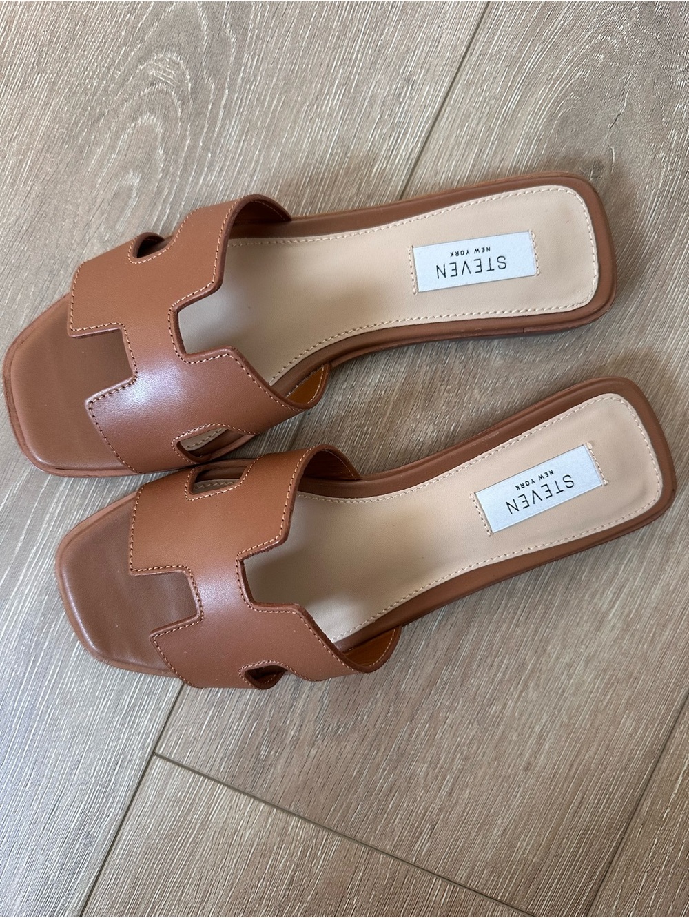 NEW STEVEN HADYN SANDALS IN COGNAC